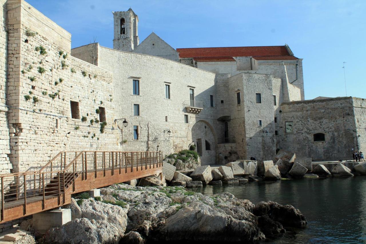 Giovinazzo Historic Apulia Old Town Stone House With Private Patio Lägenhet Exteriör bild