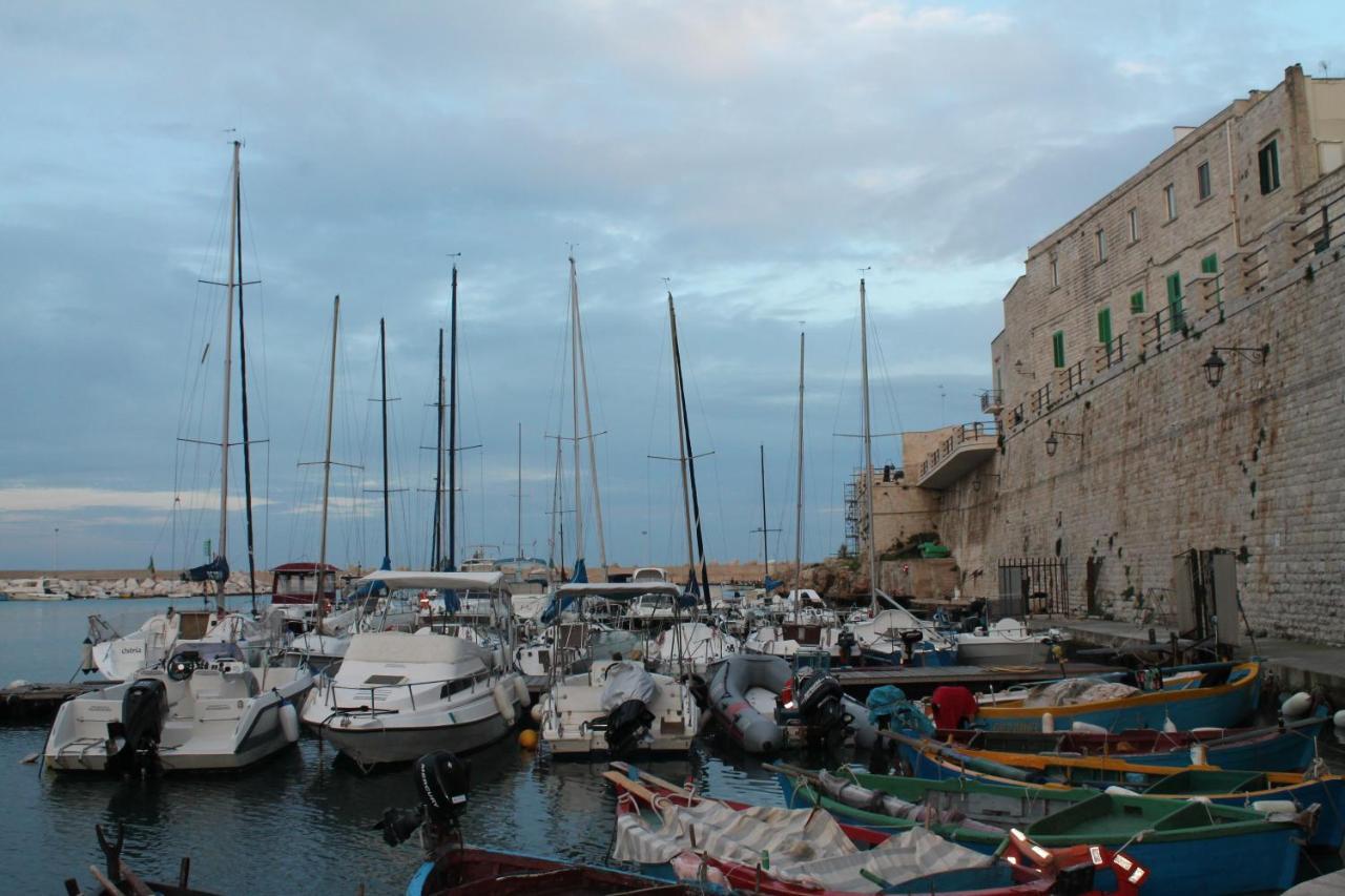 Giovinazzo Historic Apulia Old Town Stone House With Private Patio Lägenhet Exteriör bild