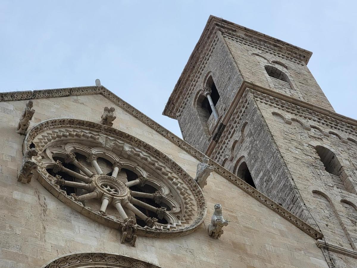 Giovinazzo Historic Apulia Old Town Stone House With Private Patio Lägenhet Exteriör bild