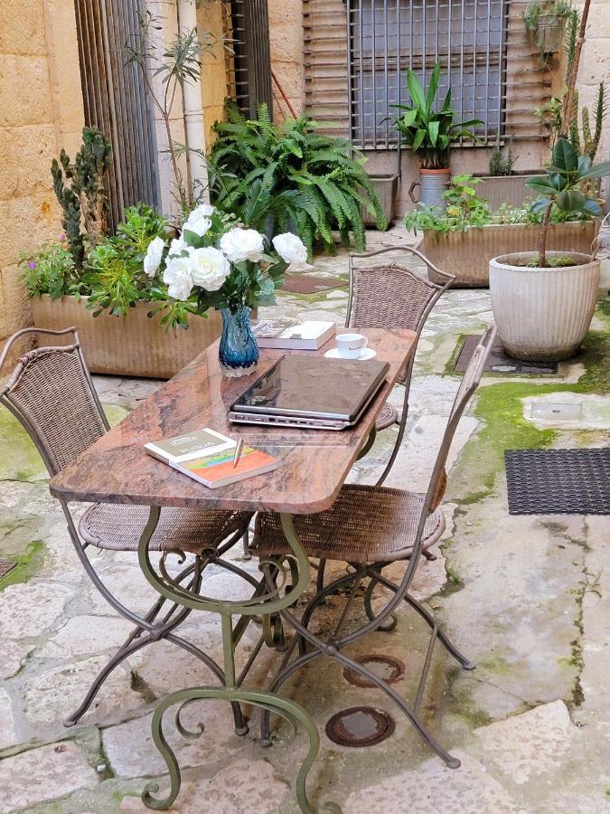 Giovinazzo Historic Apulia Old Town Stone House With Private Patio Lägenhet Exteriör bild