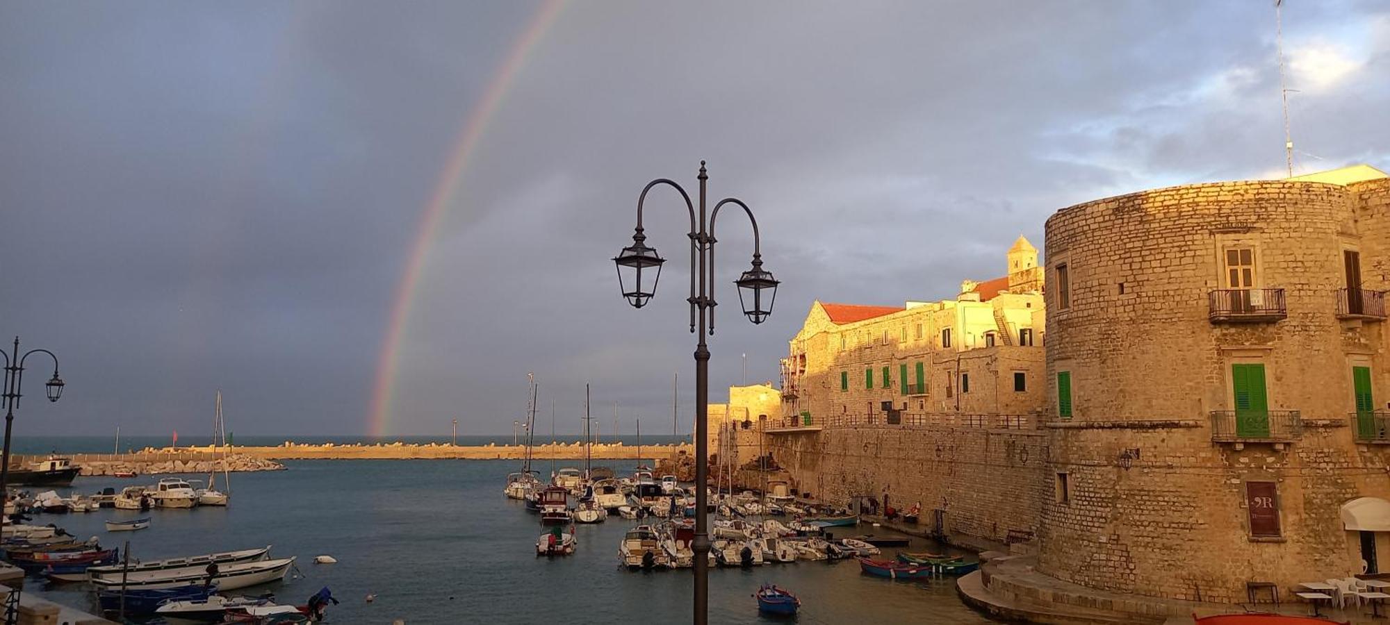 Giovinazzo Historic Apulia Old Town Stone House With Private Patio Lägenhet Exteriör bild